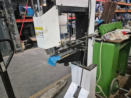 Станок для проклейки углов коробки