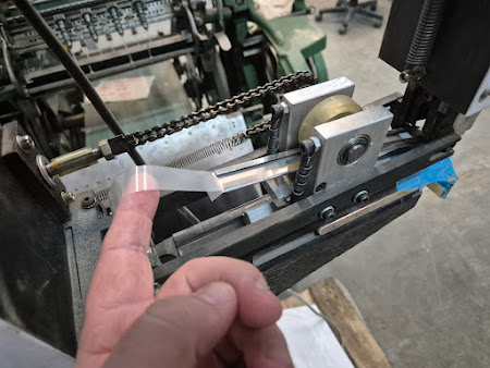 Станок для проклейки углов коробки